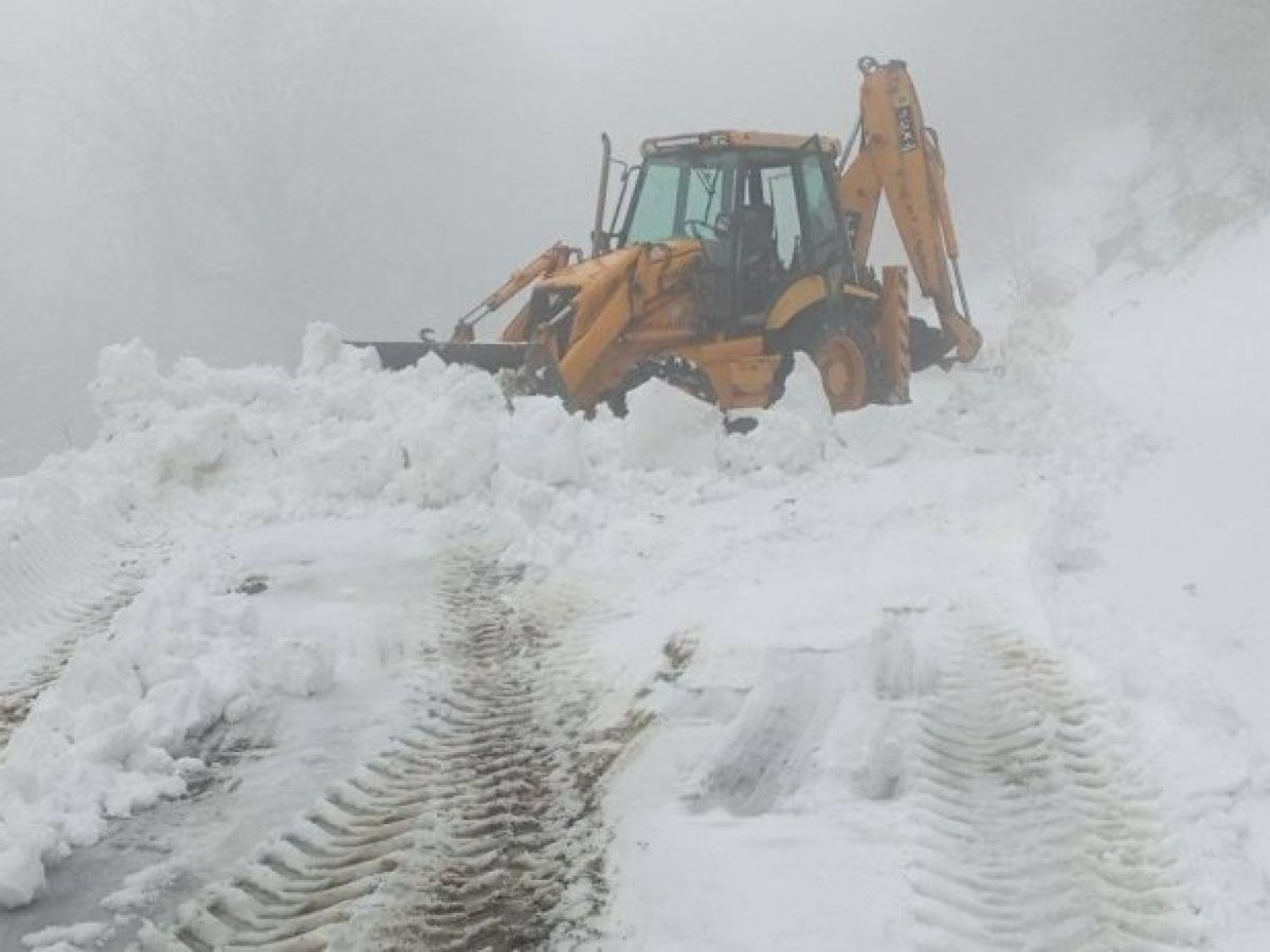 Στα «λευκά» τα ορεινά της Αιτωλοακαρνανίας – Σε πλήρη επιφυλακή η Περιφέρεια