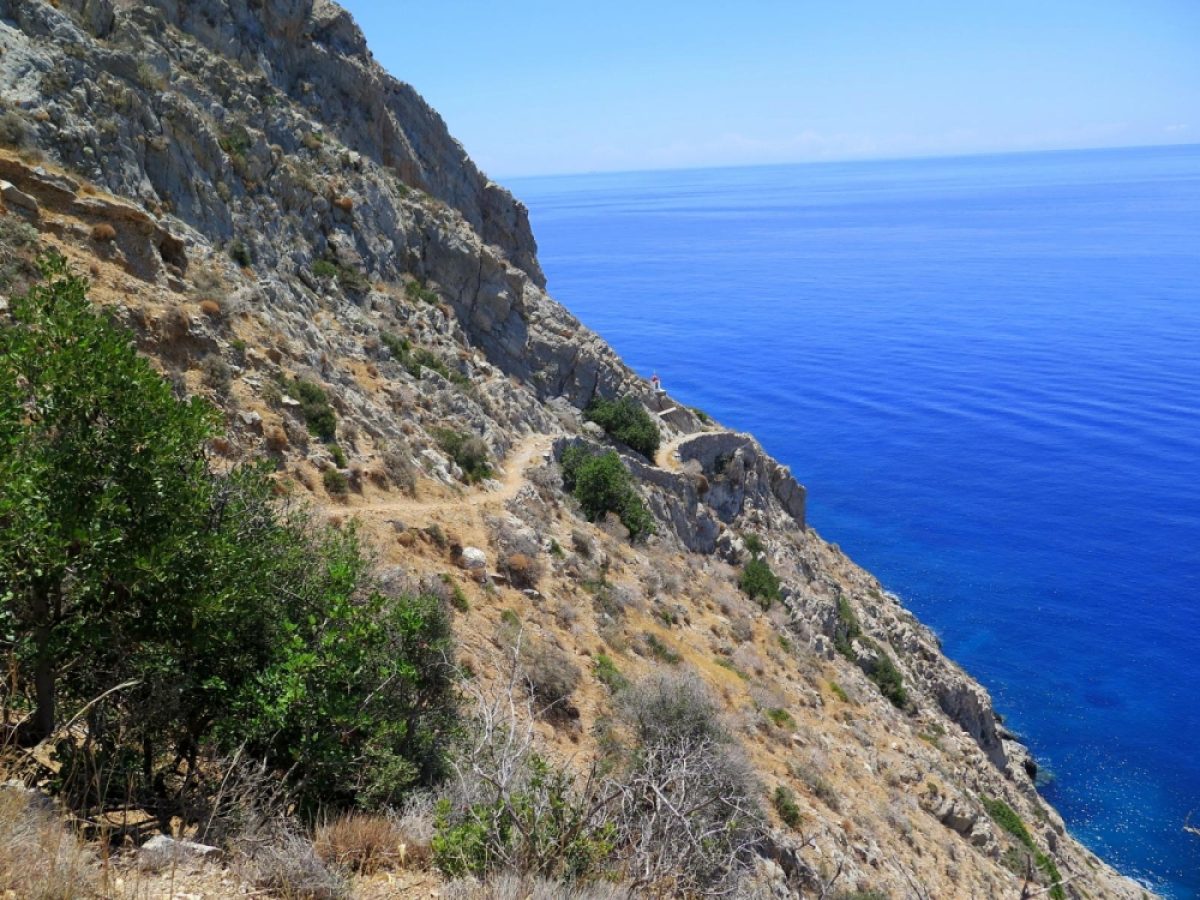Στα μονοπάτια που σμίγουν στεριά και θάλασσα στον Κάβο Μαλιά ο ΕΟΣ Σπάρτης