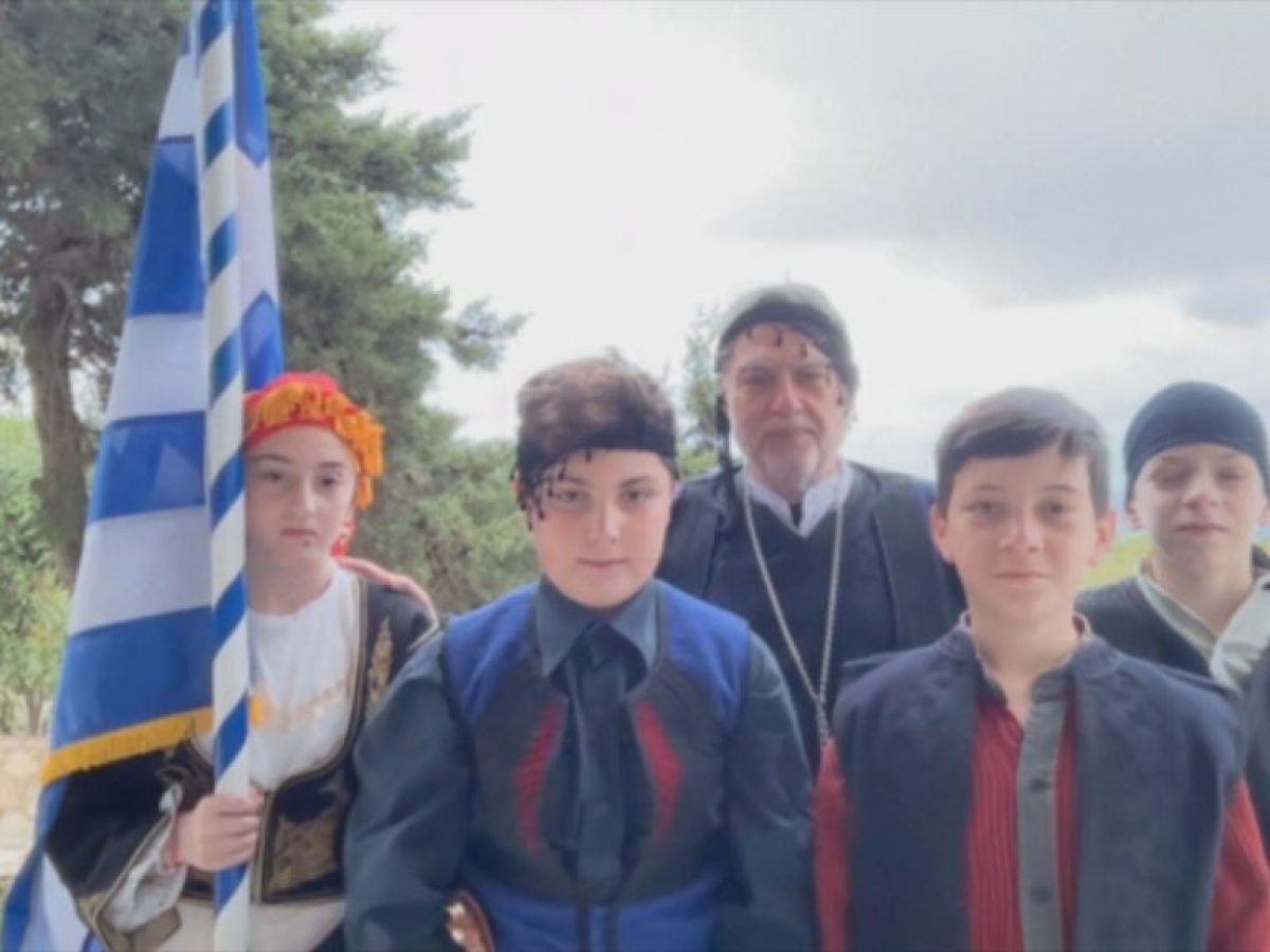 Στη Γαύδο το 1ο Δημοτικό σχολείο Βούλας για τον εορτασμό της 25ης Μαρτίου σε «αποστολή εκπροσώπησης ενός νησιού χωρίς μαθητές»