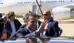 sti-souda-o-makron-–-1