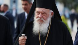 sti-thessaloniki-o-Αrchiepiskopos-ieronimos-1