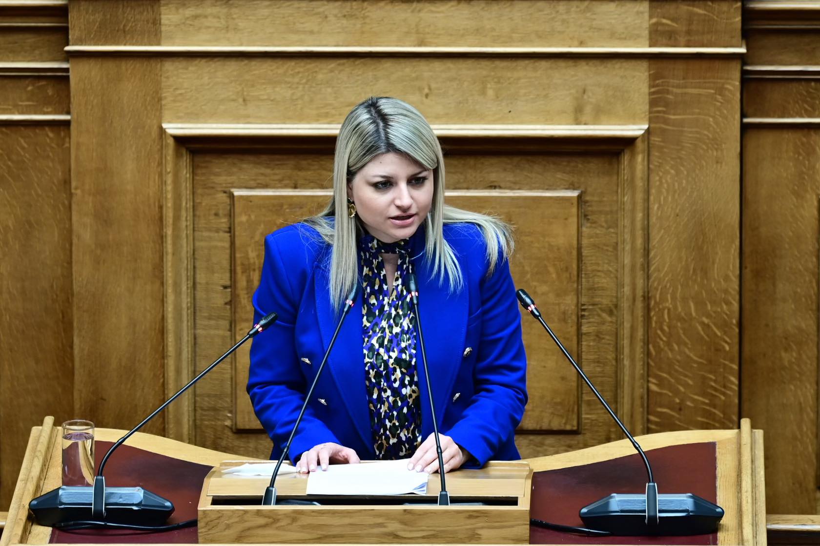 sti-vouli-to-chaos-me