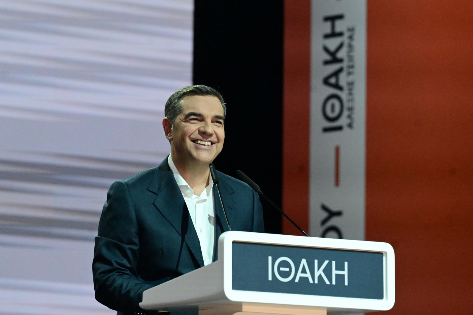 stis-143-o-tsipras-stin