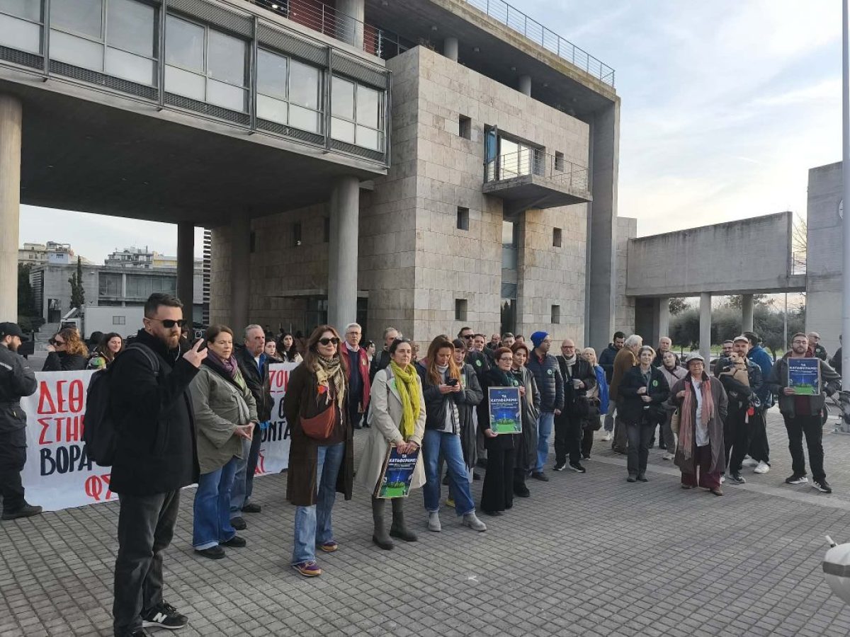 Στο δημαρχείο οι 23.000 υπογραφές για τη διενέργεια του πρώτου τοπικού δημοψηφίσματος στην Ελλάδα