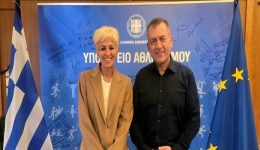 sto-grafio-tou-gianni-vroutsi