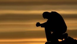 ston-dromo-perimenontas-apantisi-o