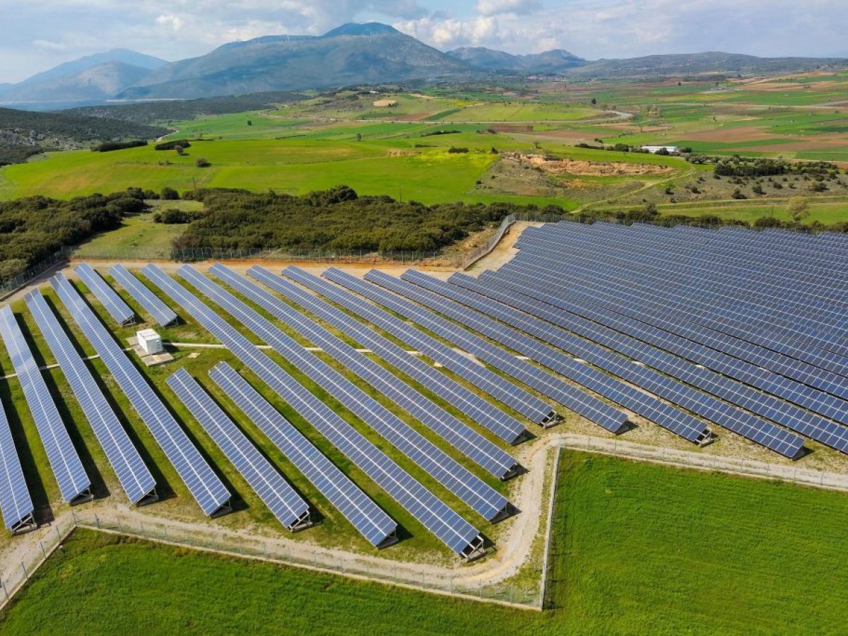 Στρατηγική συμφωνία Eurobank – Mirova για φωτοβολταϊκά 156 MW σε Γρεβενά και Κοζάνη