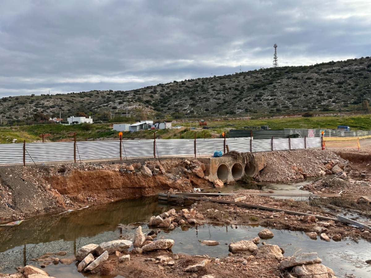 Στρατιωτική γέφυρα στην εκβολή του ρέματος Κόρμπι