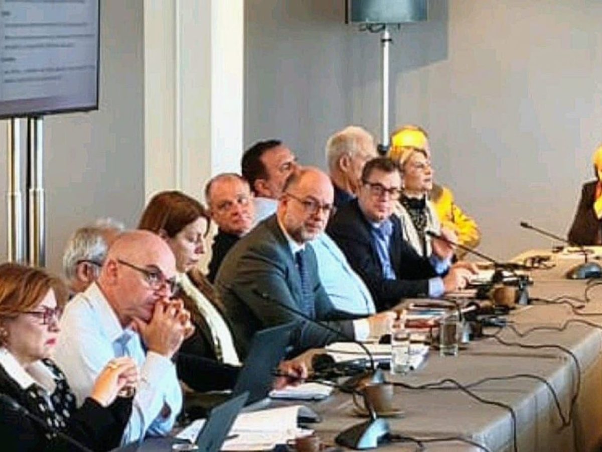 &Tau;.&Pi;&alpha;&pi;&alpha;&delta;ό&pi;&omicron;&upsilon;&lambda;&omicron;&sigmaf;: &laquo;&Eta; &Delta;&upsilon;&tau;&iota;&kappa;ή &Epsilon;&lambda;&lambda;ά&delta;&alpha;, &Pi;&epsilon;&rho;&iota;&phi;έ&rho;&epsilon;&iota;&alpha;&ndash;&pi;&iota;&lambda;ό&tau;&omicron;&sigmaf;, &sigma;&tau;&eta; &mu;&epsilon;&lambda;έ&tau;&eta; &tau;&omicron;&upsilon; &Omicron;&Omicron;&Sigma;&Alpha; &gamma;&iota;&alpha; &tau;&omicron; 2028&ndash;2034&raquo;