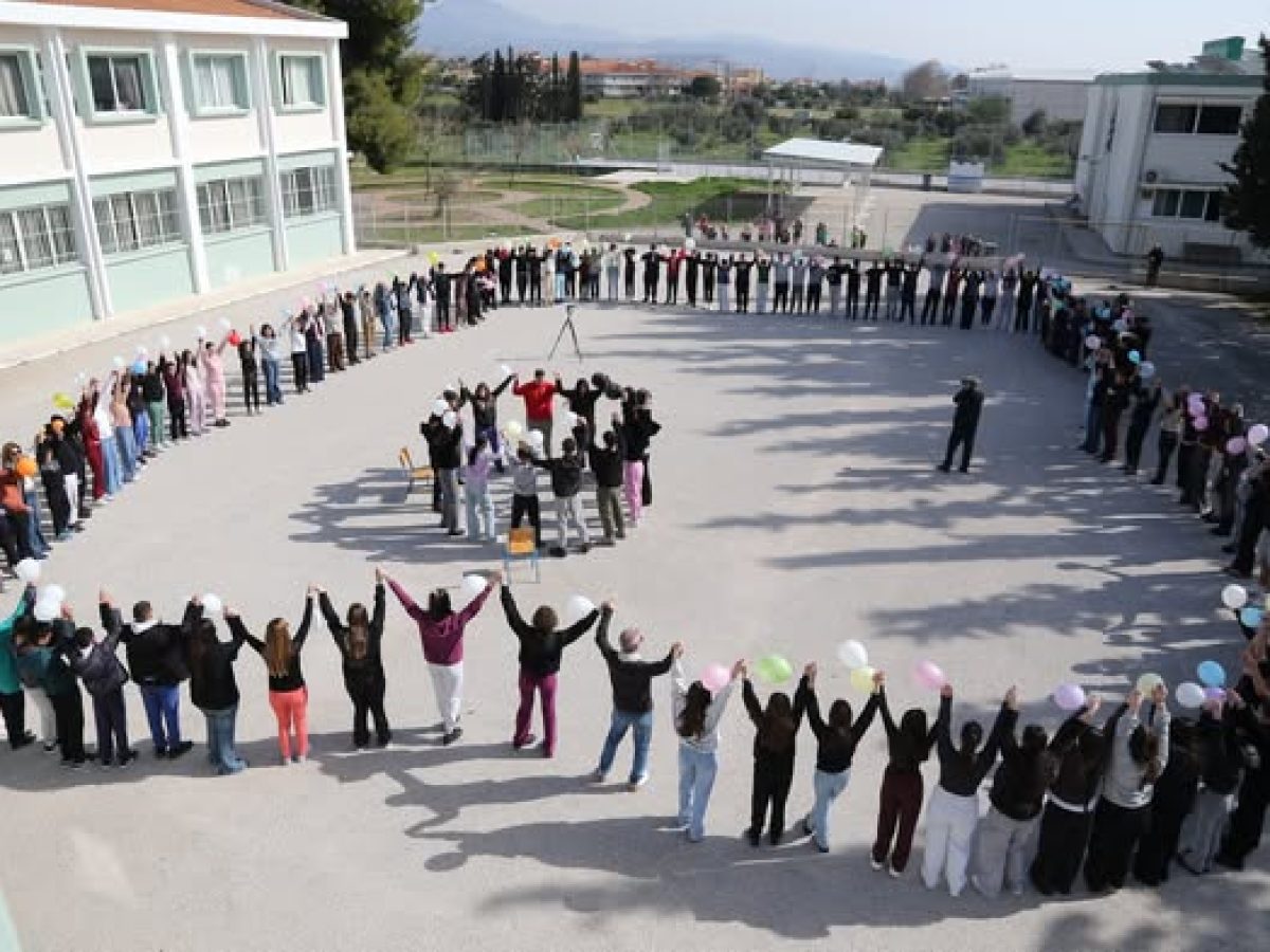 Τα σχολεία της Ισθμίας ένωσαν τις φωνές τους ενάντια στον σχολικό εκφοβισμό (ΦΩΤΟ)