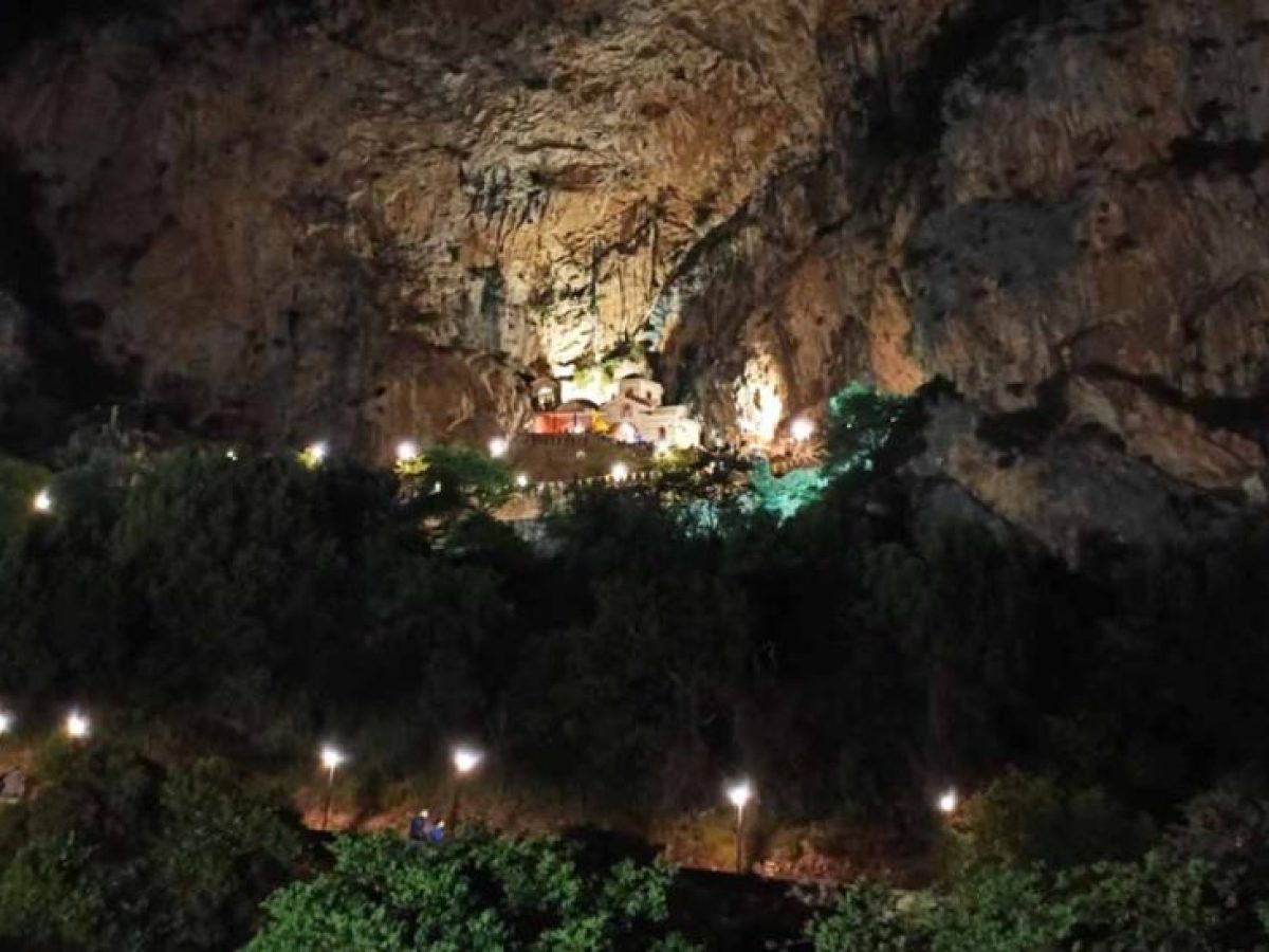 Τέλεση Αγρυπνίας Ακαθίστου στην Ιερά Μονή Αγίας Ελεούσης Κλεισούρας Μεσολογγίου