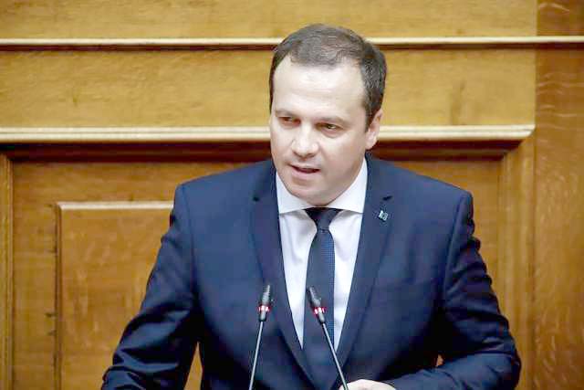 th.-lioutas-Άnixe-i-platforma