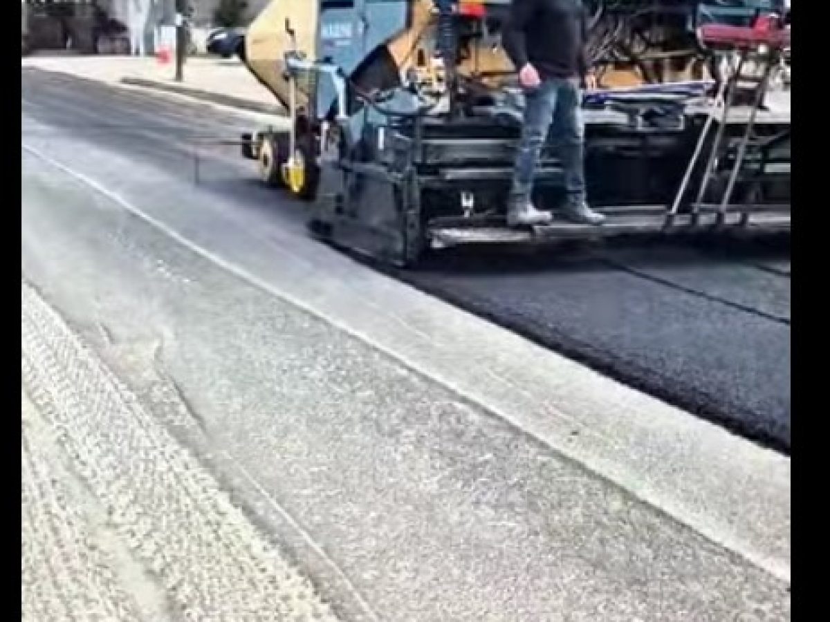 Θ. Νικηταράς: Ξεκίνησε η ασφαλτόστρωση του κεντρικού δρόμου στο Ζηπάρι