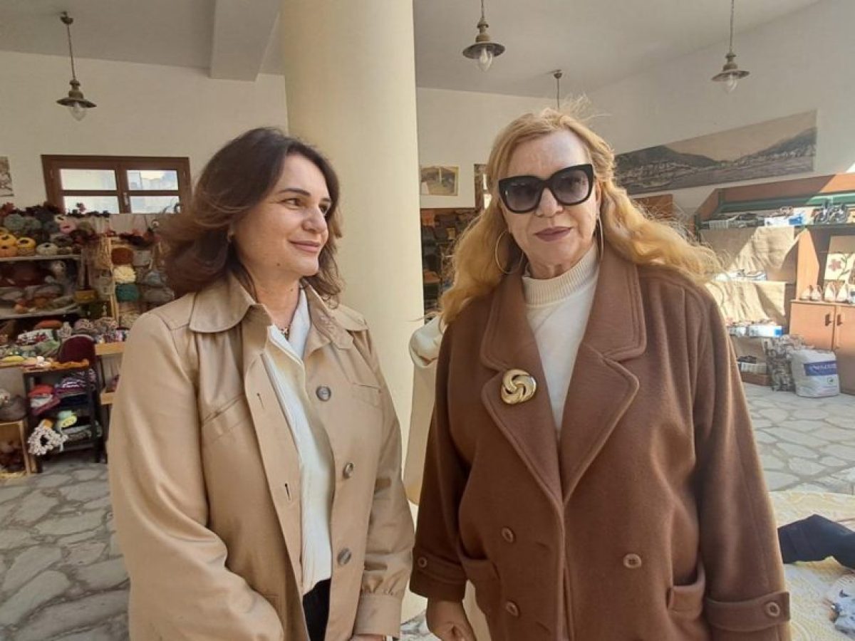 Θέμις Κουλλιά Λουλουδιά: Second Hand Bazaar  στη Δημοτική Αγορά με φιλανθρωπικό πρόσημο (video)