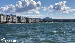 thessaloniki-74chronos-epese-ston-thermaiko