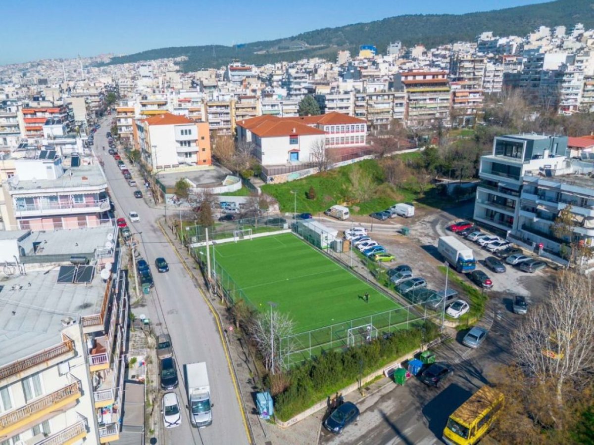 Θεσσαλονίκη: Με προσφορά του ΜΕΑΣ Τρίτων παραδόθηκε το γήπεδο 5χ5 στην Τριανδρία (ΦΩΤΟ)