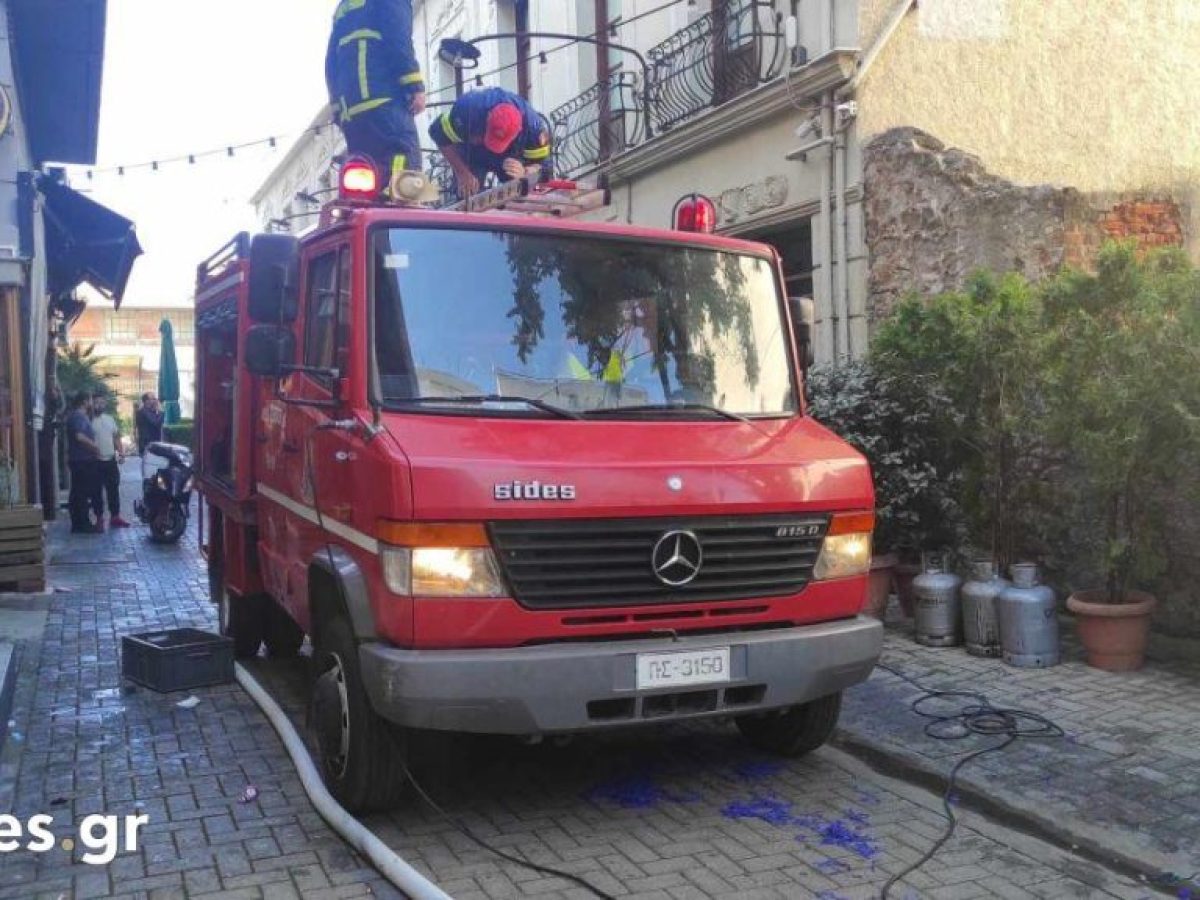 Θεσσαλονίκη: Πυρκαγιά σε ισόγειο μεζονέτας στο Ρετζίκι – Άνδρας με εγκαύματα στο νοσοκομείο