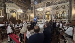 thia-litourgia-ke-katathesi-stefanon