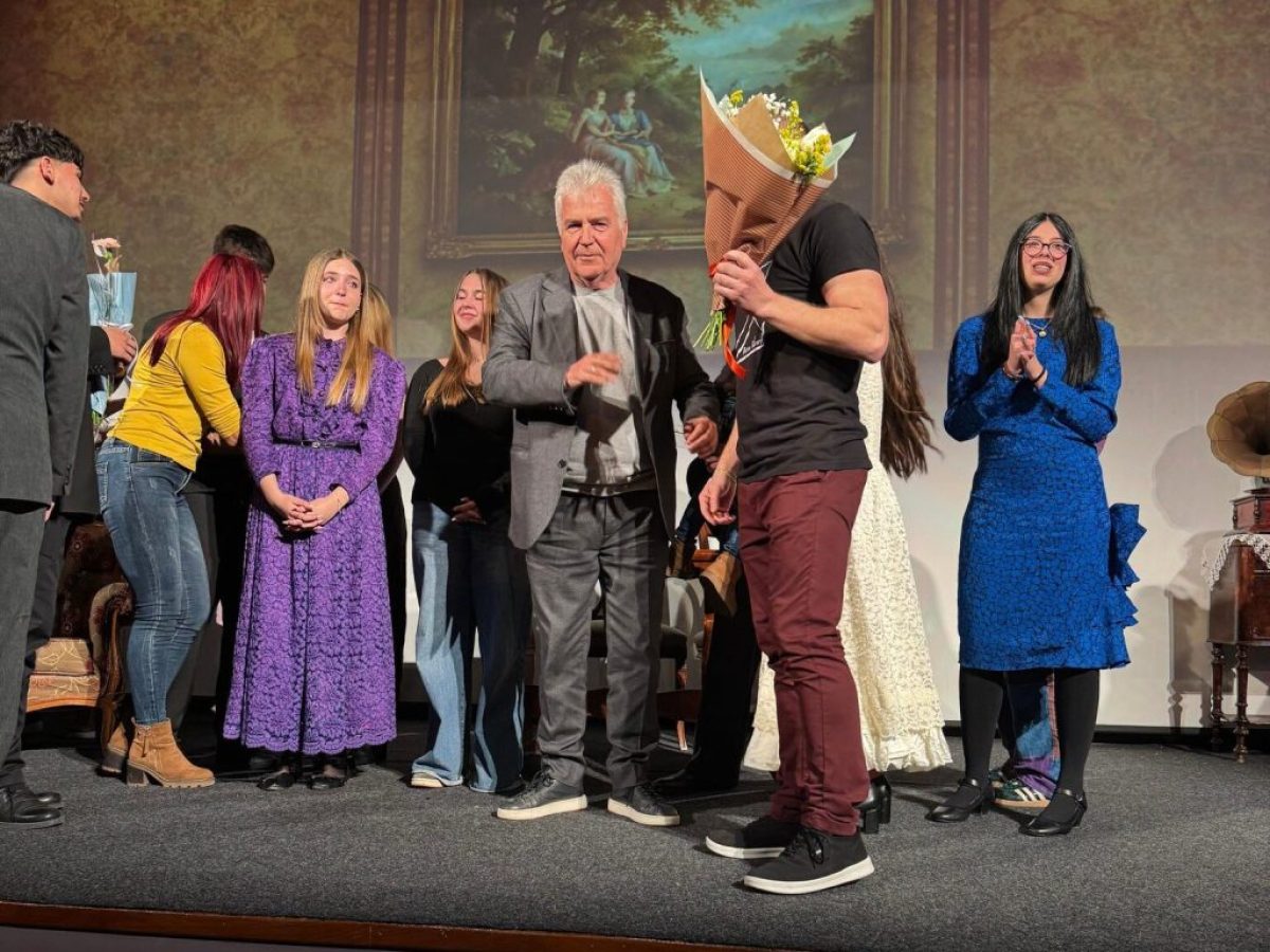 Τιμόθεος Κωττάκης: Συγκίνηση και υπερηφάνεια για τη θεατρική παράσταση των μαθητών στη Λέρο