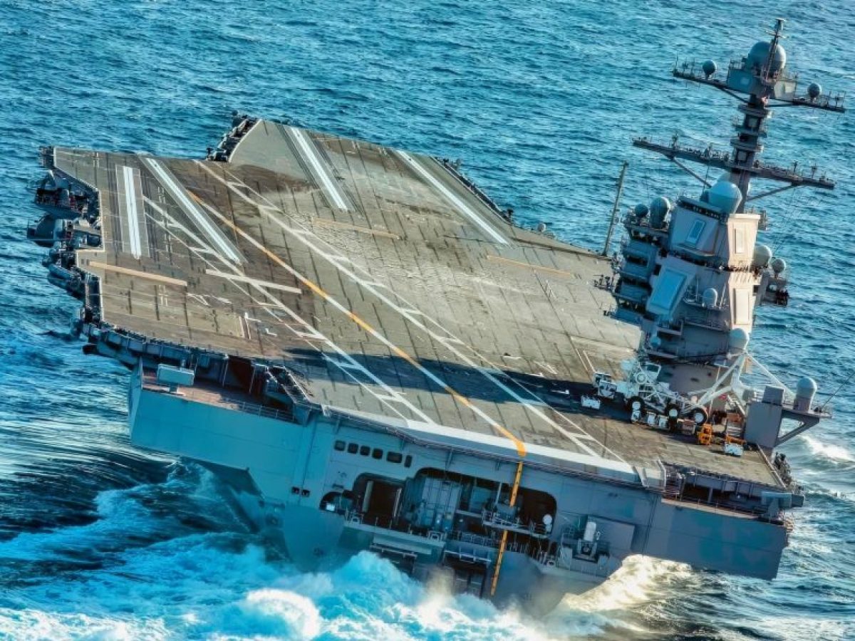Το USS Gerald R. Ford πλησιάζει στη Σούδα – Ενδέχεται να μείνει εκτός λειτουργίας για 14 μήνες – Η πυρκαγιά ήταν τόσο σφοδρή που αντικαταστάθηκαν 1.000 στρώματα