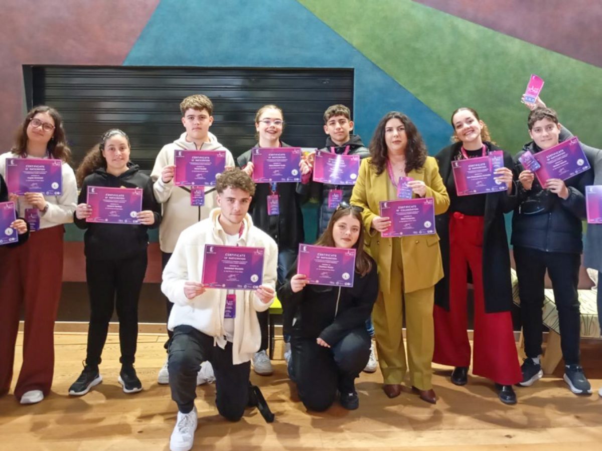 Το Γυμνάσιο Βίβλου Νάξου στο Παρίσι για το 5ο Διεθνές Μαθητικό Συνέδριο της ΕΛΕΜΑΣΥΝ