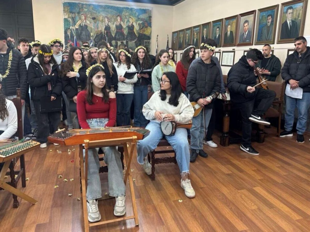 Το Μουσικό Σχολείο Ρόδου έψαλε τα κάλαντα του Μάρτη