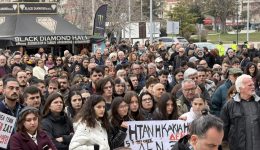 tragodia-tempon-to-egklima-den