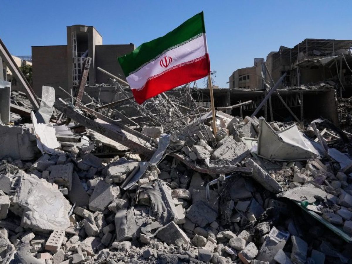 Τραμπ: Τώρα θέλουν να μιλήσουν, τους είπα «πολύ αργά» – Το Ιράν απειλεί την Ευρώπη