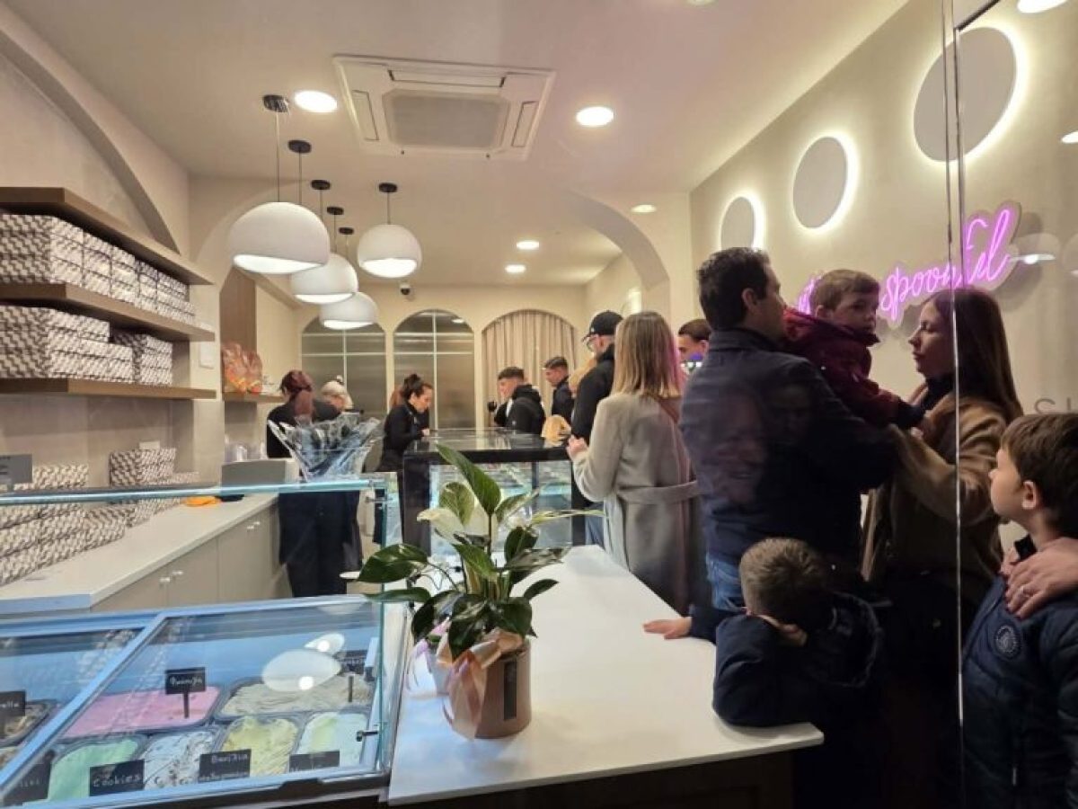 Τρίκαλα SUCREM: Η οικογένεια Μπάρδα υποδέχτηκε τον κόσμο με γλυκά, μουσική και γιορτινή ατμόσφαιρα