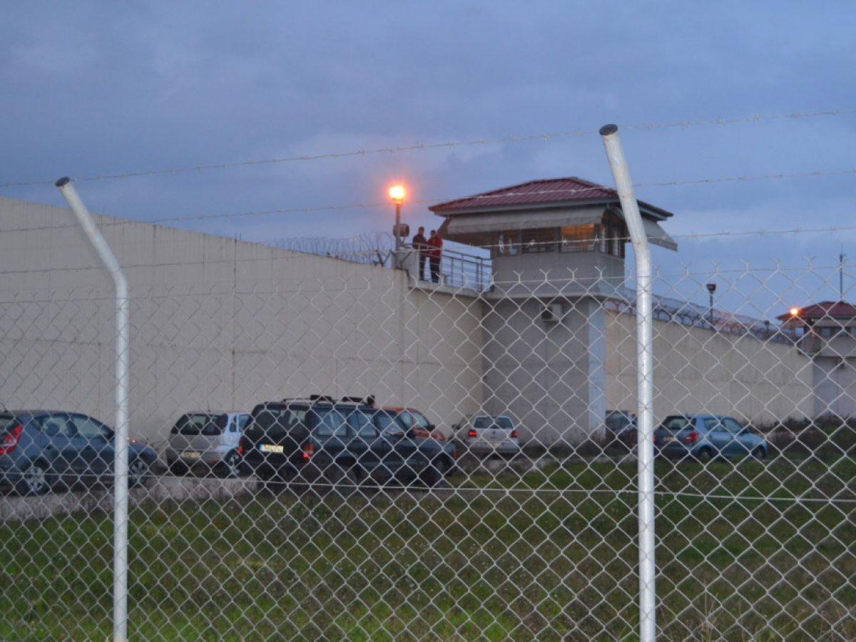 Τρίκαλα: Απίστευτο έκανε ντελίβερι ναρκωτικά… από φυλακές σε φυλακές!