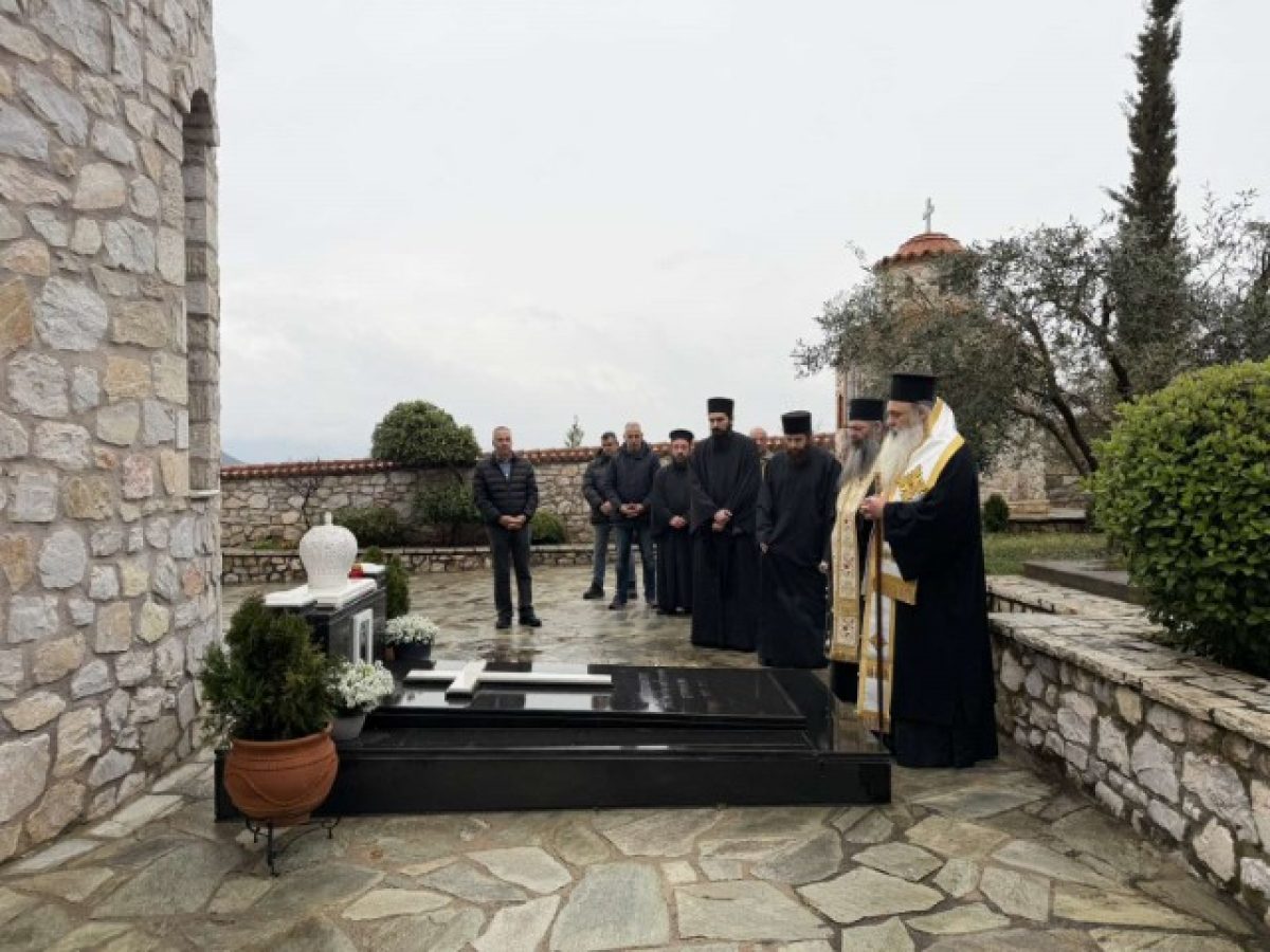 Τρισάγιο στον προκάτοχό του Κυρό Σεραφείμ τέλεσε ο Σταγών Θεόκλητος