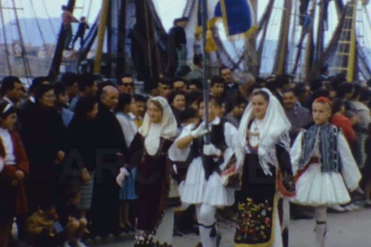 vouvo-film-apo-tin-parelasi