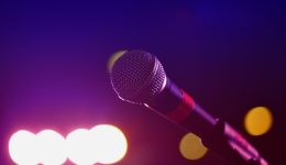 vradies-Αnichtou-mikrofonou-sto-vivliopolio