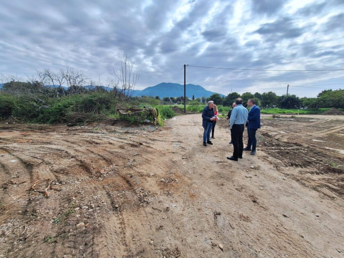 Ξεκίνησαν οι διανοίξεις δρόμων στην Καλαμάτα-Από την περιοχή δυτικά της Αρτέμιδος η έναρξη εργασιών