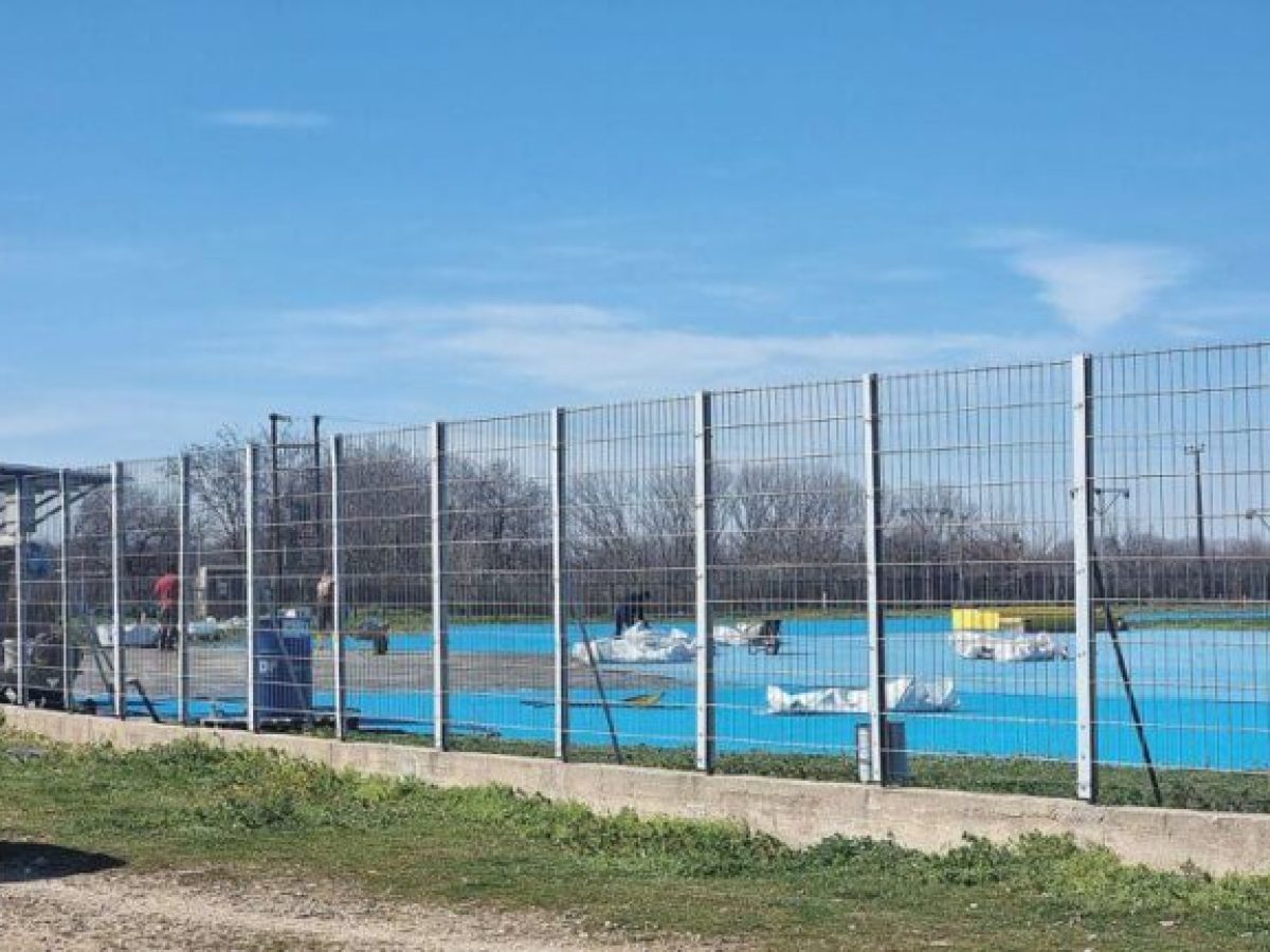 Ξεκίνησαν οι εργασίες τοποθέτησης του ταρτάν στο Πανθρακικό Στάδιο Κομοτηνής