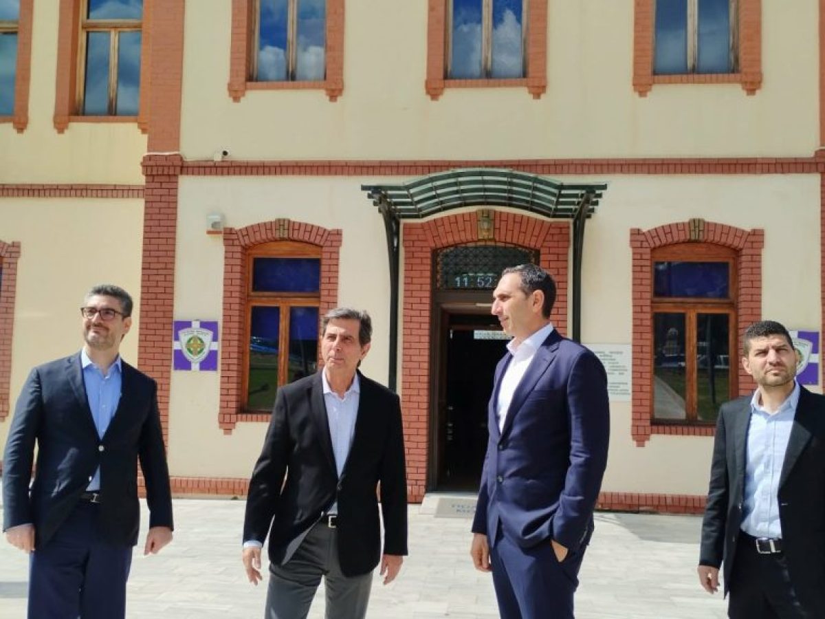 Ξενάγηση του Κύπριου ΥΠΕΣ από τον ΥΜΑΘ στο Πολεμικό Μουσείο Θεσσαλονίκης