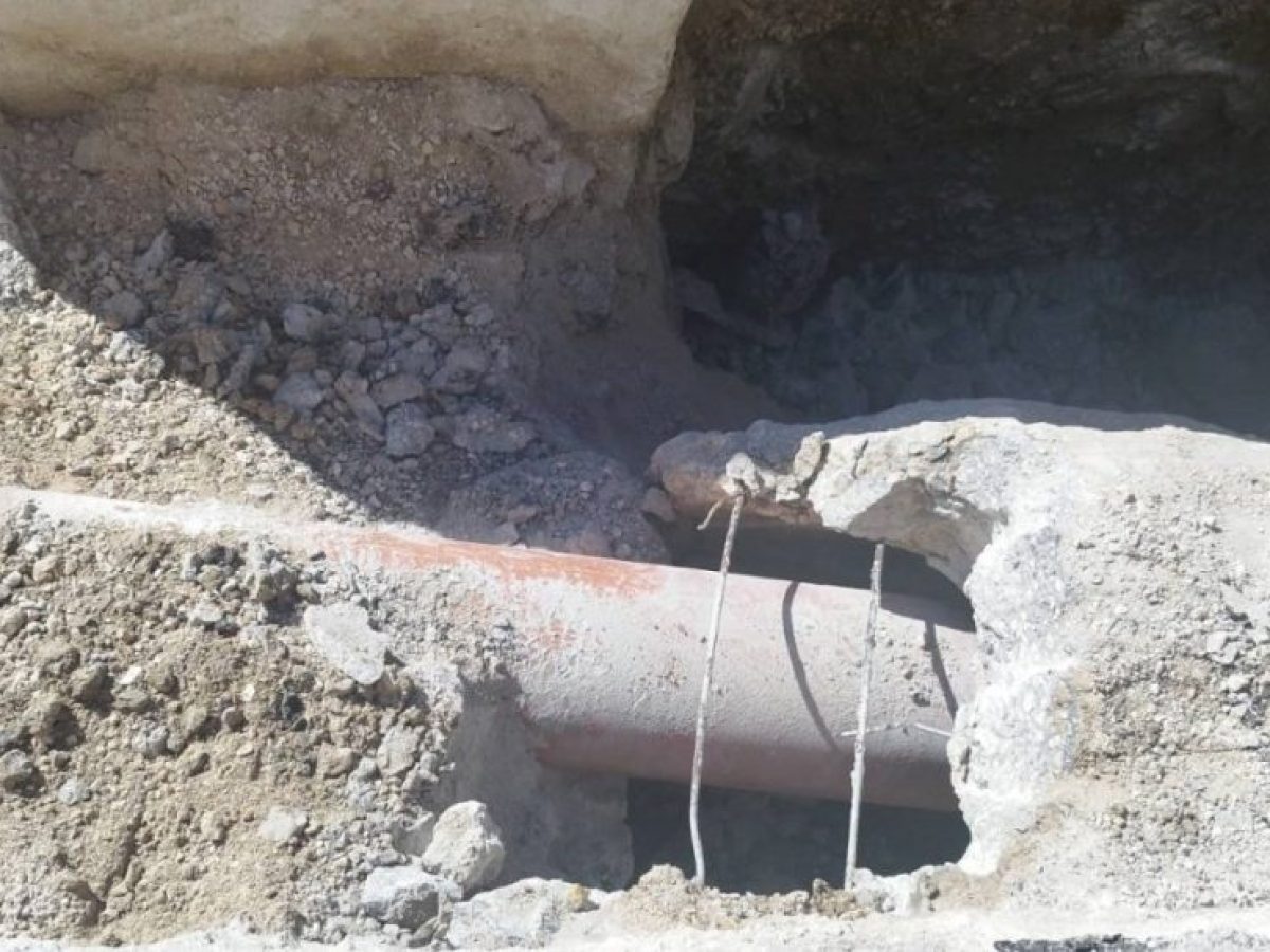 Ζάκυνθος | Βλάβη στον κεντρικό αγωγό ύδρευσης επί της οδού Λάμπρου Ζήβα – Εργασίες της ΔΕΥΑΖ