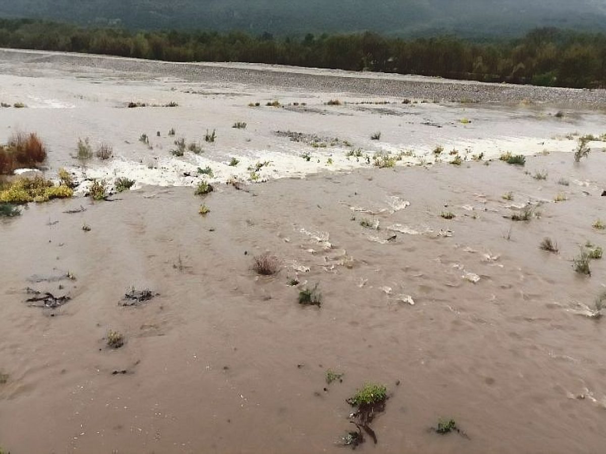 Άγιο είχε Τρικαλινός που έπεσε στον Πηνειό – Τον έσωσαν συγχωριανοί του