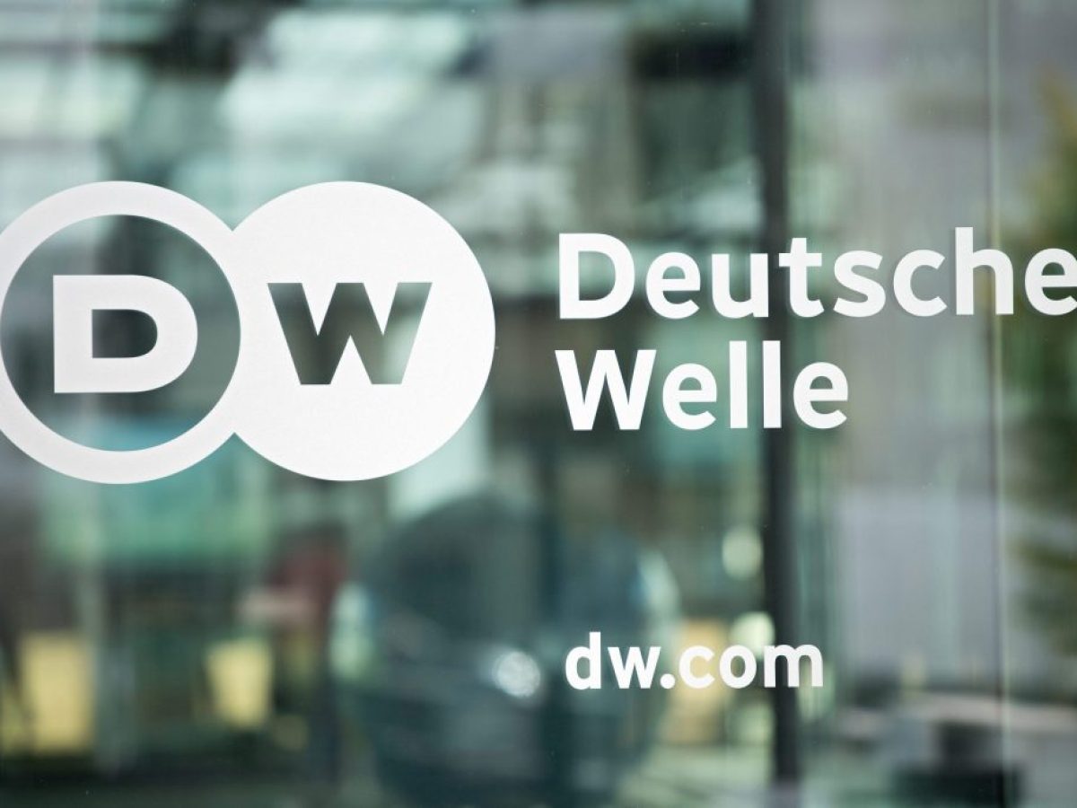 Άρχισε η επίσημη συλλογή υπογραφών για το ελληνικό πρόγραμμα της Deutsche Welle