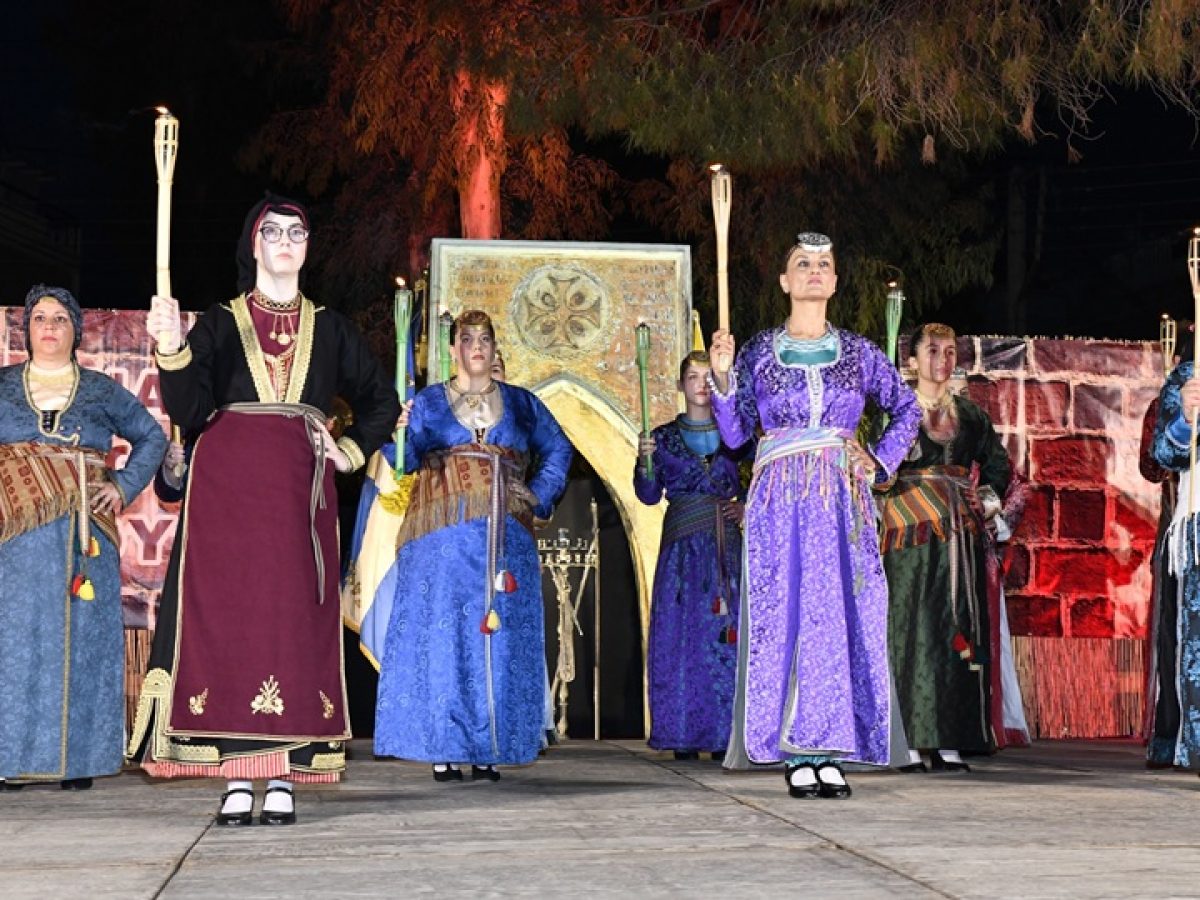 Αγώνας δρόμου για το Μνημείο Ποντίων στην Αγία Βαρβάρα μετά τη βεβήλωση – Έκλεψαν σύμβολα μνήμης