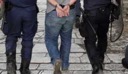 Αgrinio-chiropedes-se-tria-atoma