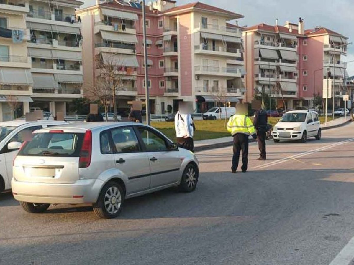Αγρίνιο: Παράσυρση γυναίκας από αυτοκίνητο στην οδό Πανεπιστημίου (φωτο)