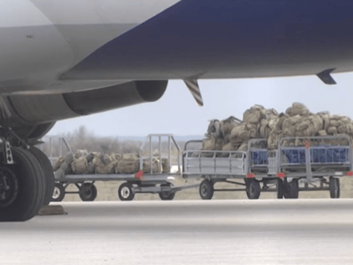 Αλεξανδρούπολη: Σουηδοί στρατιώτες προσγειώθηκαν στο αεροδρόμιο “Δημόκριτος” – Ο λόγος της παρουσίας τους