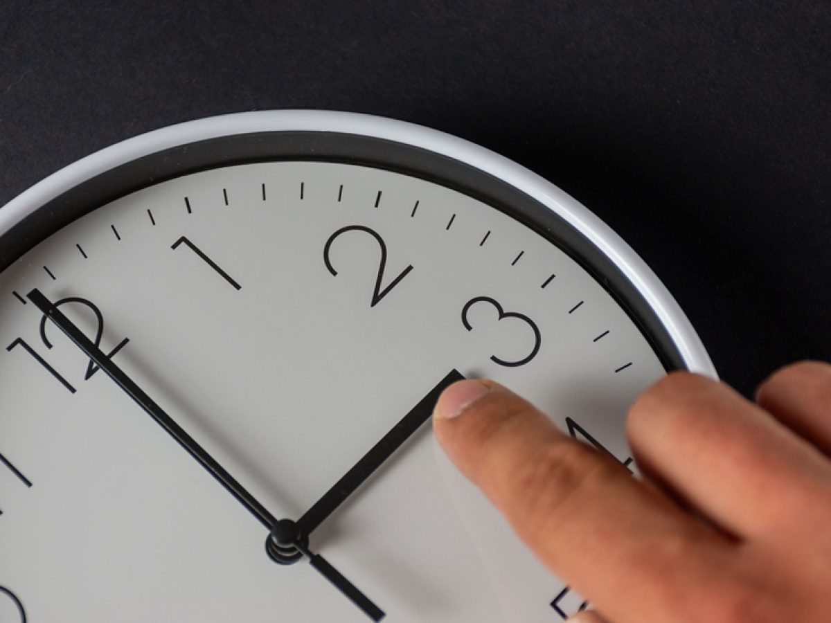 Αλλαγή ώρας: Πότε γυρίζουμε τους δείκτες των ρολογιών