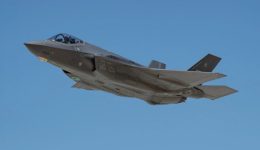 Αmerikaniko-F-35-chtipithike-pano-apo