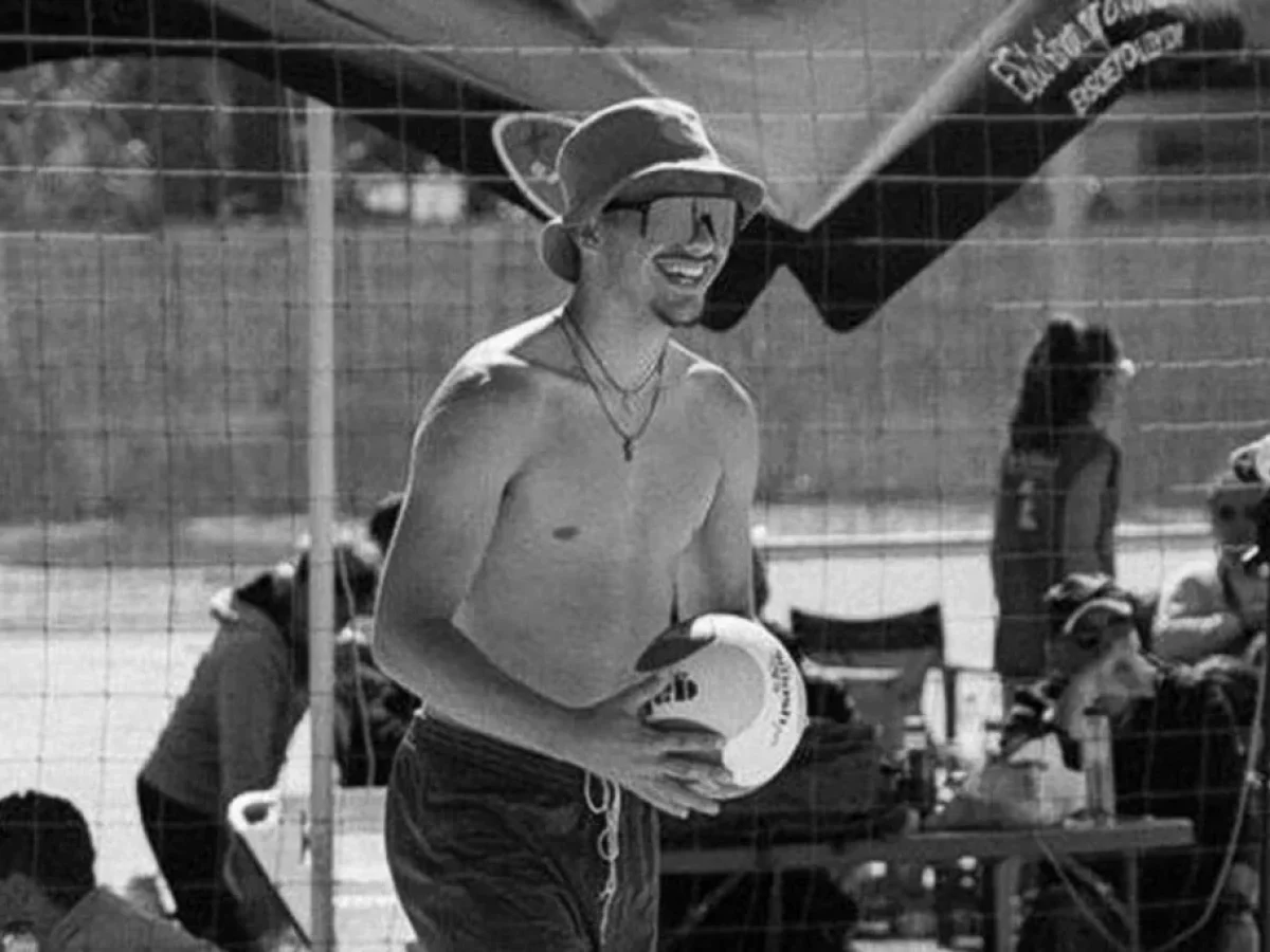 Ανείπωτη θλίψη στον Πύργο για τον θάνατο του 18χρονου Ασημάκη Διονυσόπουλου που έπεσε από μπαλκόνι