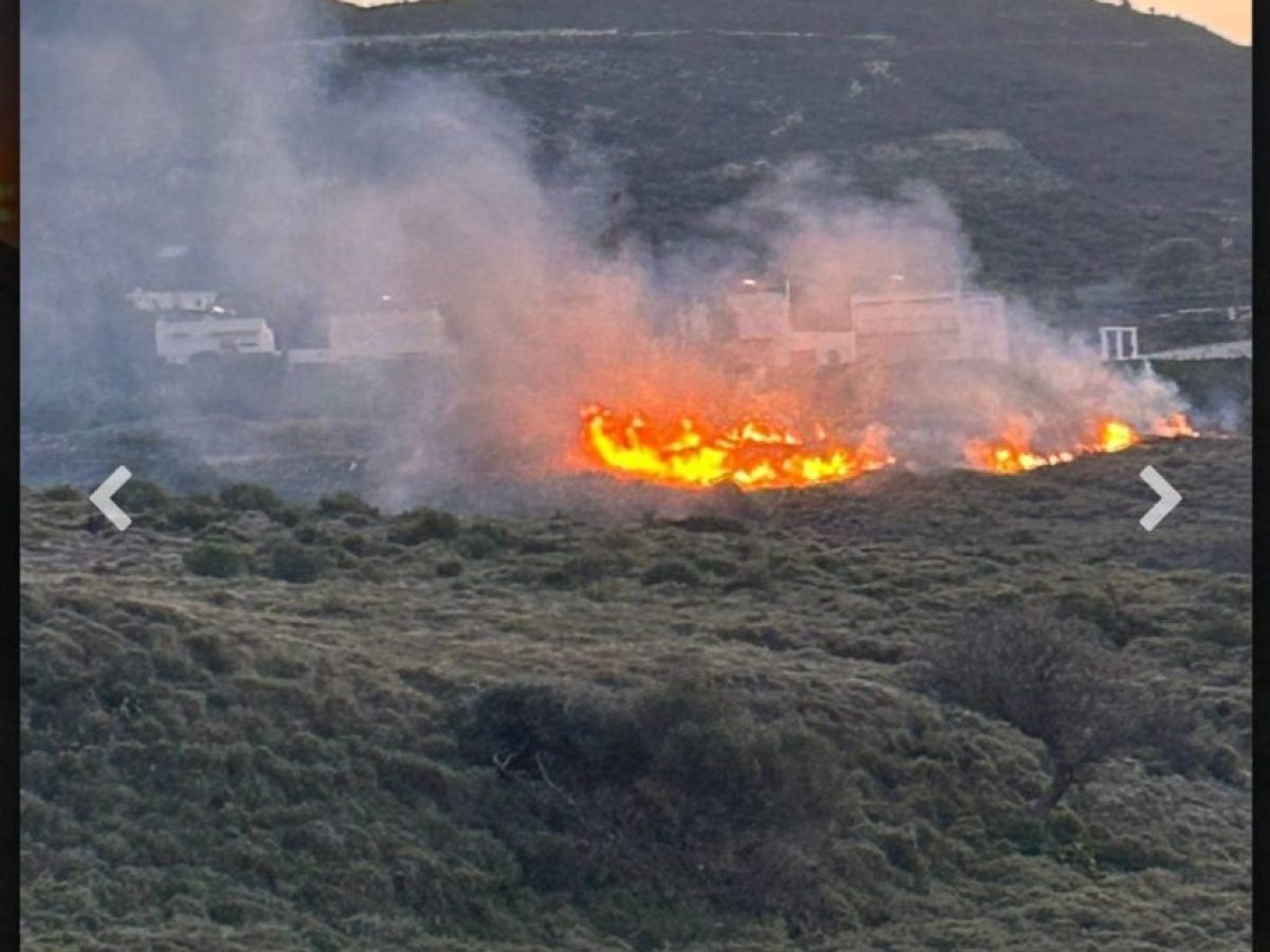 Ανησυχία και μεγάλη κινητοποίηση από πυρκαγιά σε συγκρότημα κατοικιών στην περιοχή Ψαλίδι της Κω