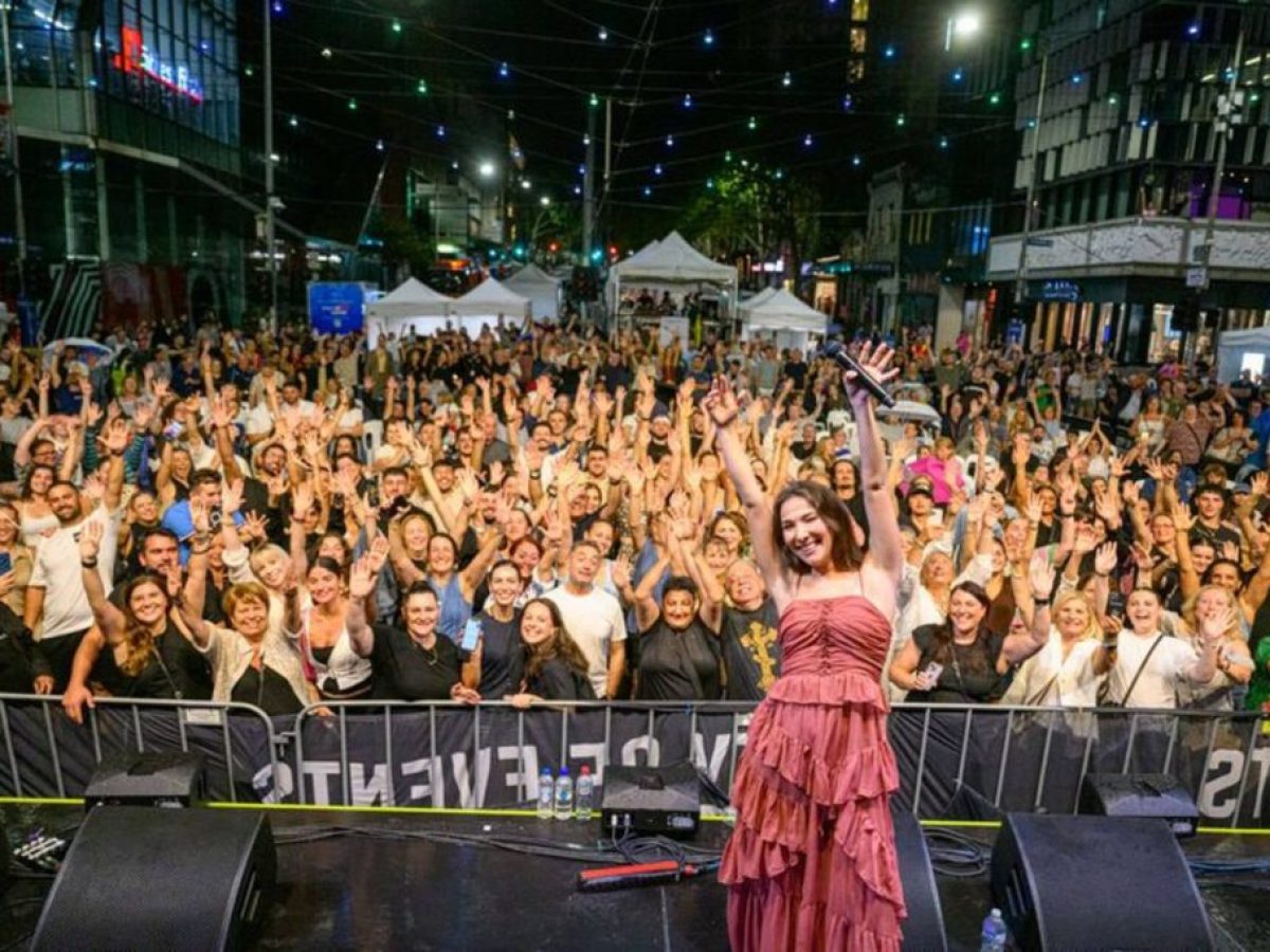 Αντίποδες: 145.000 άνθρωποι ξανάκαναν τη Lonsdale Street καρδιά της ελληνικής Μελβούρνης (φωτογραφίες)