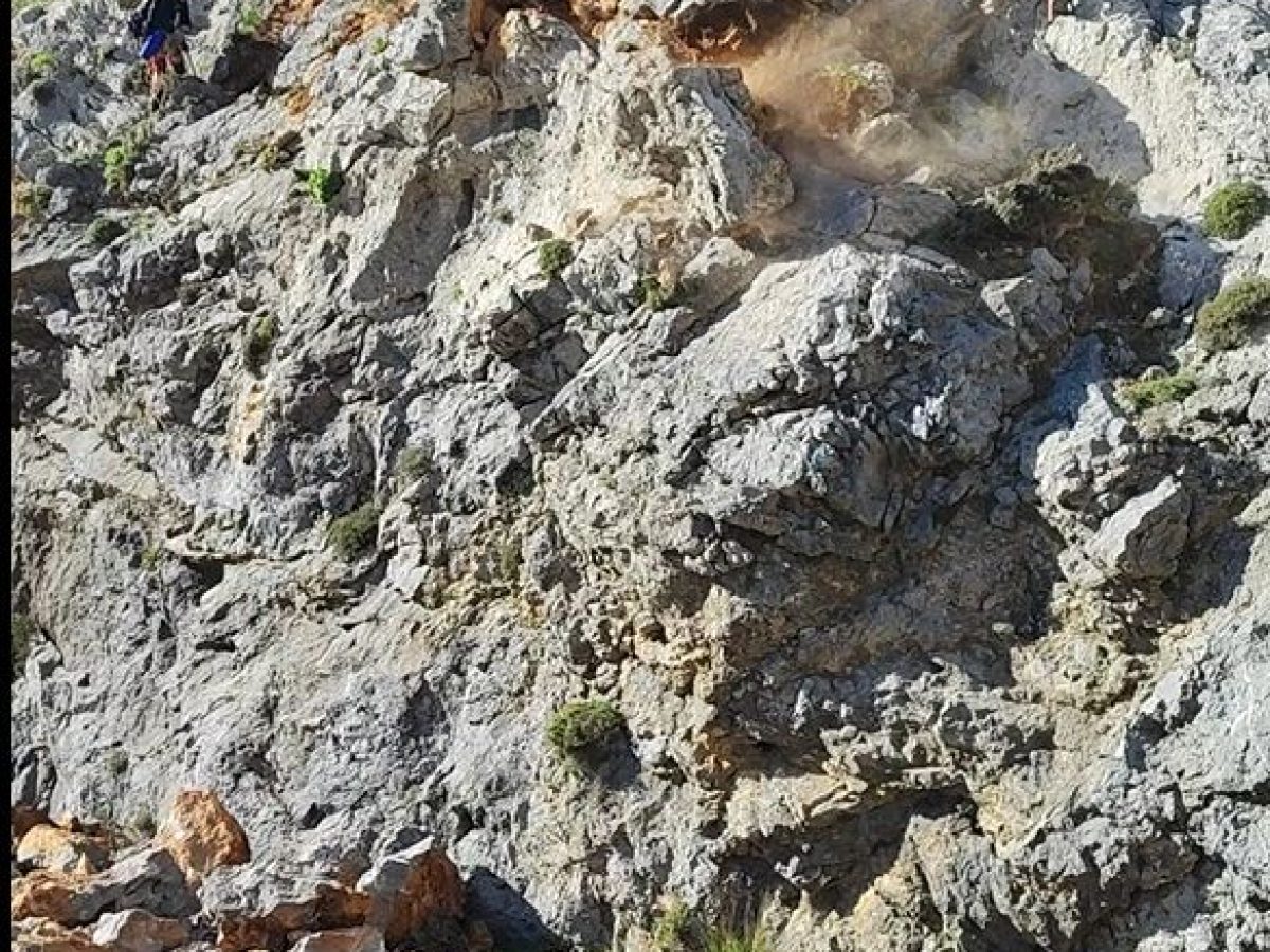 Απομακρύνονται επικίνδυνοι βράχοι από το Κουρταλιώτικο Φαράγγι  -Βίντεο