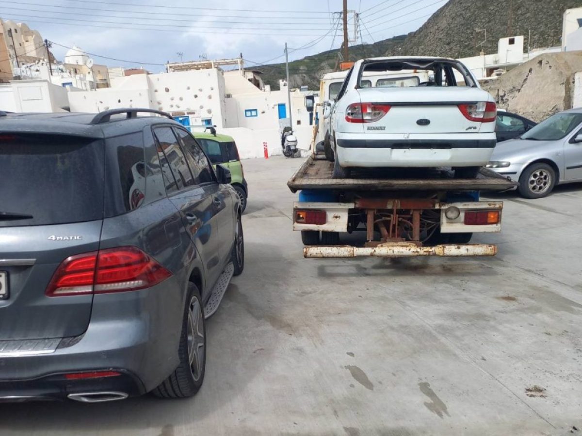 Απομάκρυνση 10 εγκαταλελειμμένων οχημάτων σε Επισκοπή Γωνιάς και Έξω Γωνιά